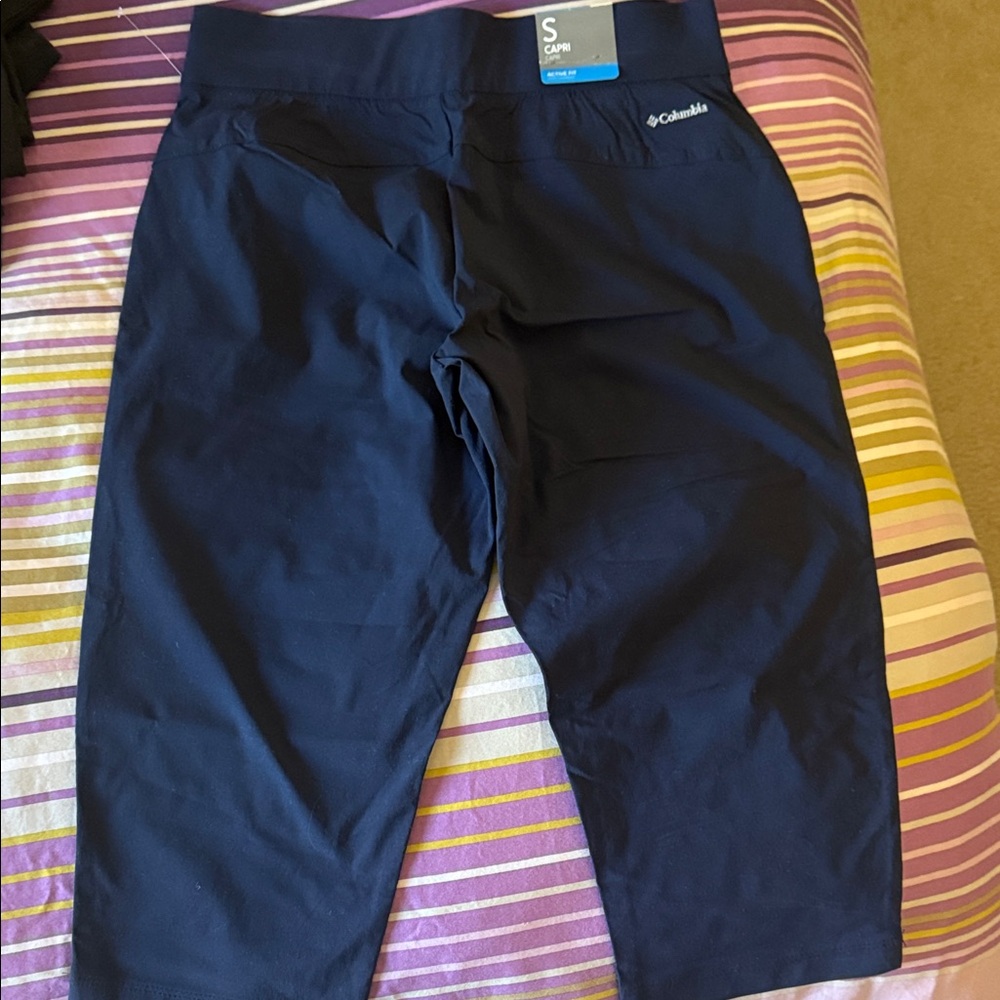 Columbia Dark Blue Capri Pants